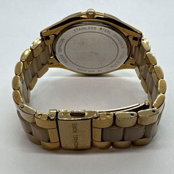 Michael Kors Slim Runway MK4294 Women's Rose Gold Analog Dial Wrist Watch JNA610 - Picture 9 of 11